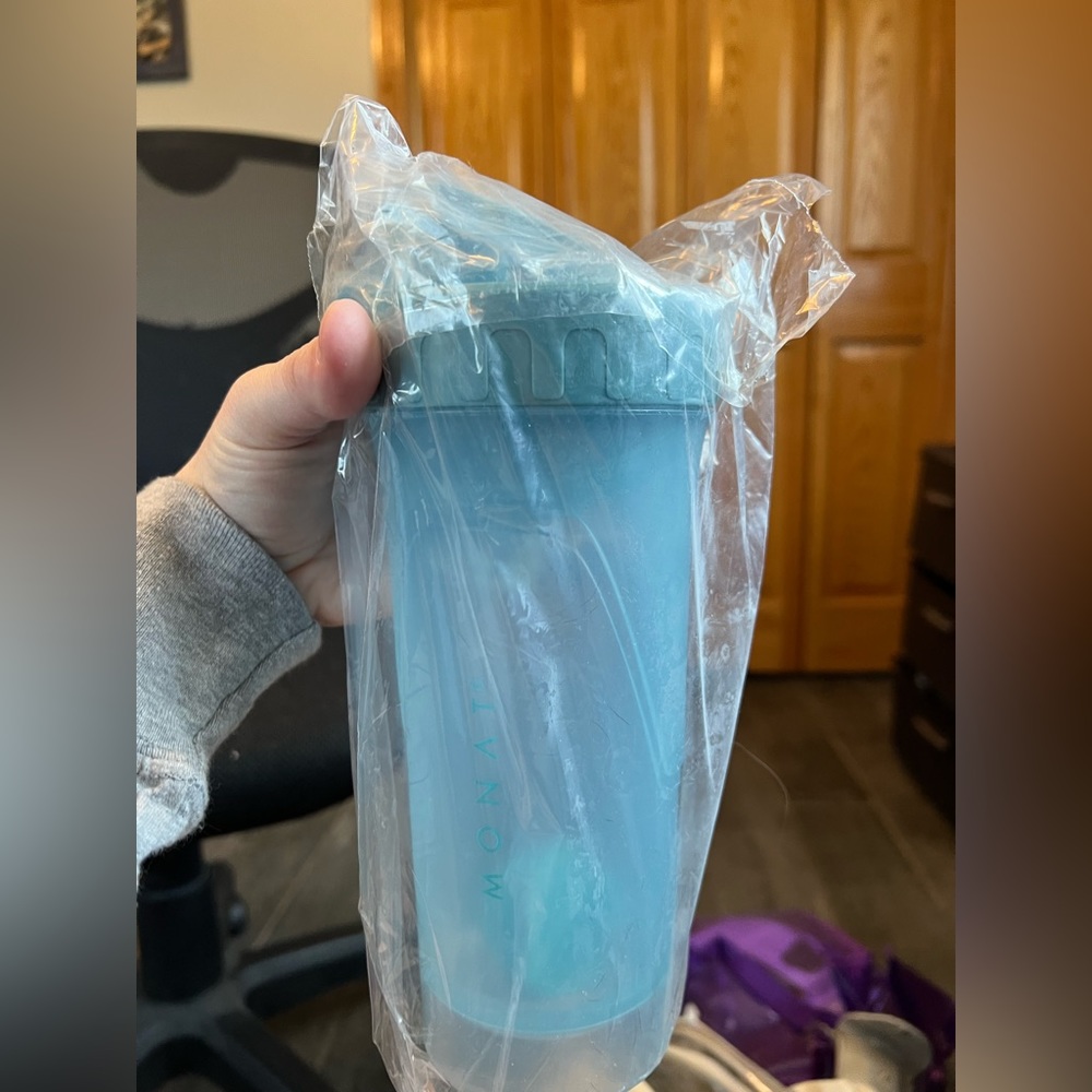 Monat Shaker Bottle